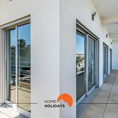 #143 Penthouse By Holidays Apartmán *