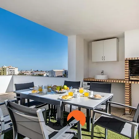 Апартаменты #143 Penthouse By Holidays *